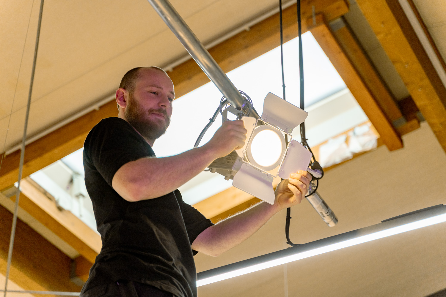 KIRCH Medientechnik - Beleuchtung- und Lichttechnik für ihr Unternehmen